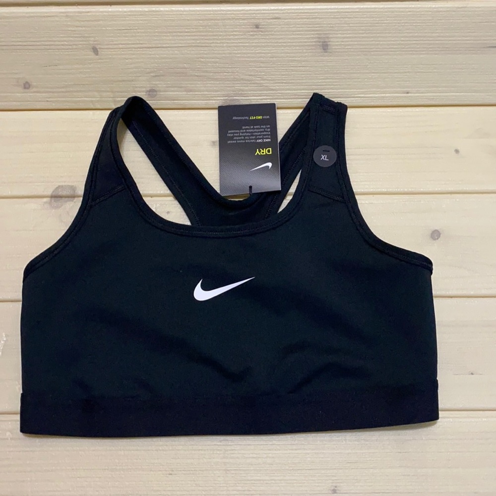 Nike Sports bra girls NWT
